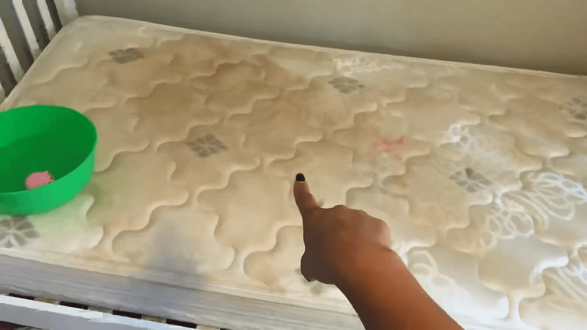 Comment se d&eacute;barrasser des aur&eacute;oles jaunes sur un matelas ?