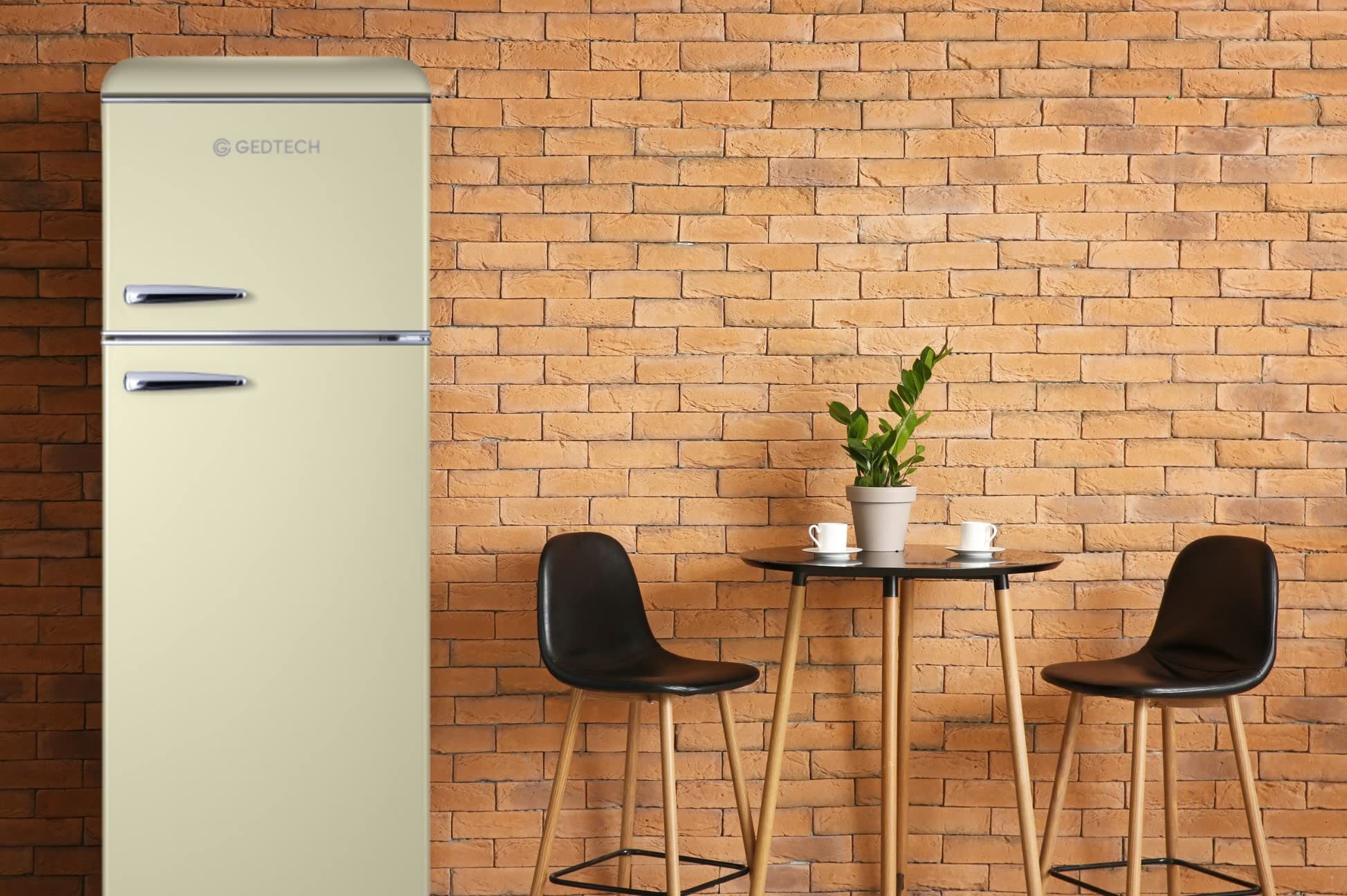 Le charme r&eacute;tro : Top 5 des marques de frigo vintage pour une cuisine &agrave; l&rsquo;ancienne