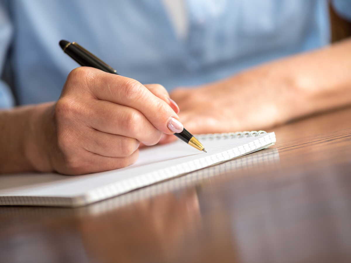 Règle d'orthographe de l'expression profite bien à l'impératif présent